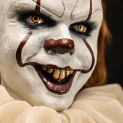 Trick Or Treat Studios IT - Pennywise Premium Scale Doll