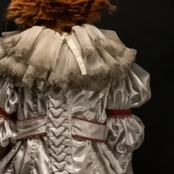 Trick Or Treat Studios IT - Pennywise Premium Scale Doll