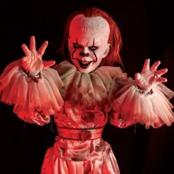 Trick Or Treat Studios IT - Pennywise Premium Scale Doll
