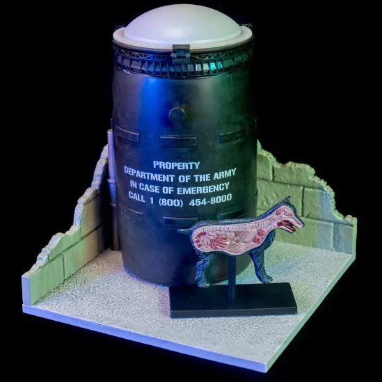 return_of_the_living_dead_SKUdGvpMz9VLq_0.webp Trick Or Treat Studios Return of the Living Dead - 245 Trioxin Barrel Set