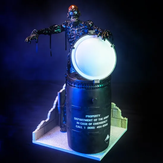 return_of_the_living_dead_SKUdGvpMz9VLq_1.webp Trick Or Treat Studios Return of the Living Dead - 245 Trioxin Barrel Set